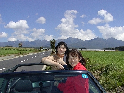 諏訪南ICから八ヶ岳テラスに向かう道はズームライン。私のゴルフカブリオで。この風が伝わりますか？