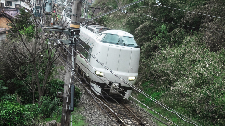 客室窓から電車が見えるお部屋がございます