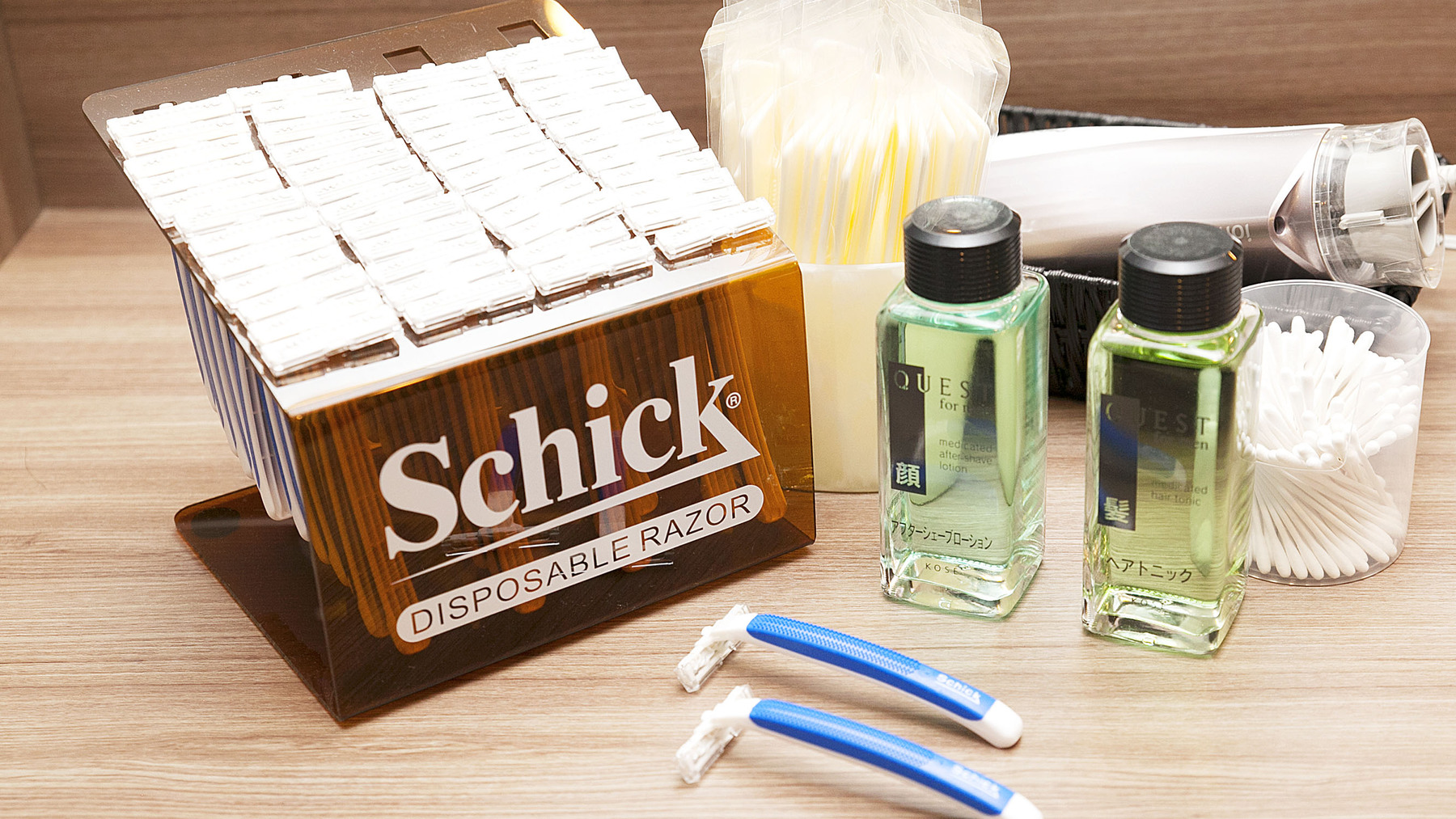 男性大浴場アメニティ（髭剃り・綿棒・クシ）
