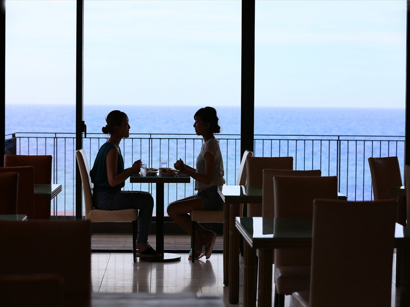 2階タラソレストランからも 夕陽や海を眺めることが出来ます
