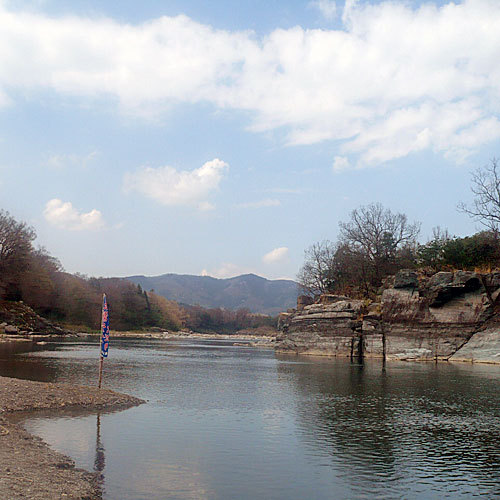 清流荒川の流れ