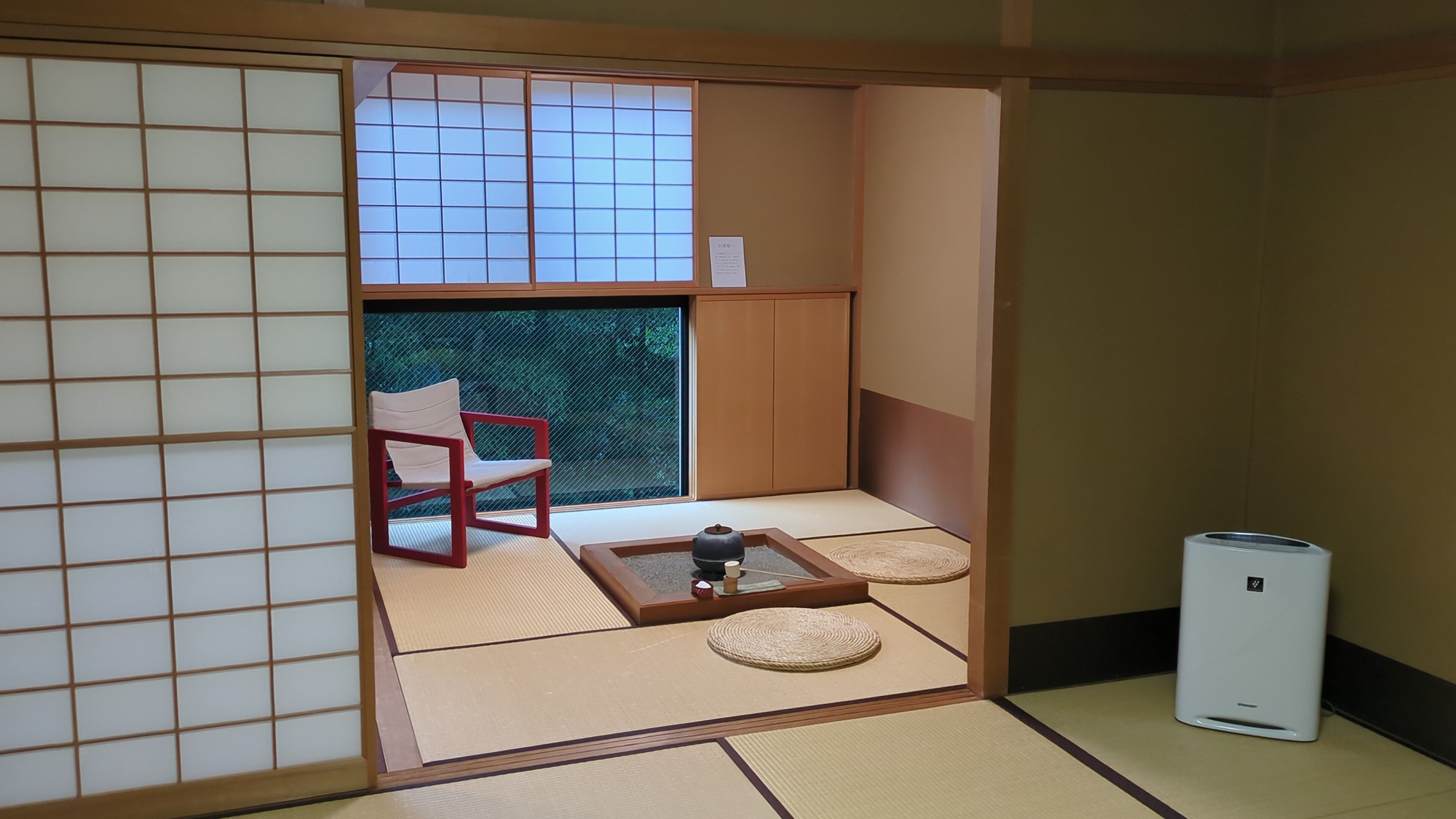 純和室12.5畳＋囲炉裏の間