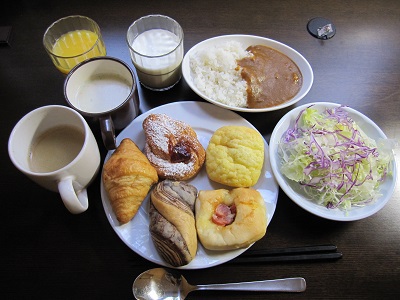 【朝食焼きたてパン】