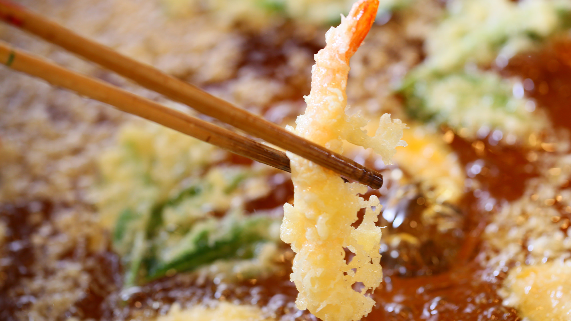 夕食バイキングｌ揚げたてのサクサク天ぷらも食べ放題で味わえます