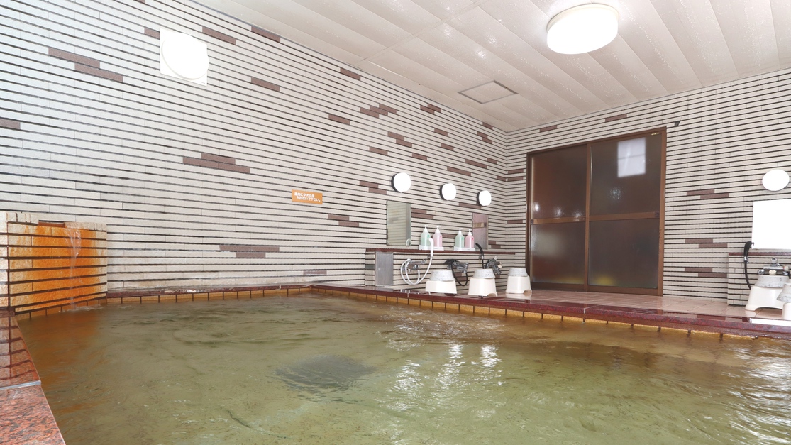 活性石を用いた大浴場は、ミネラルが豊富で身体の芯から温めます。 
