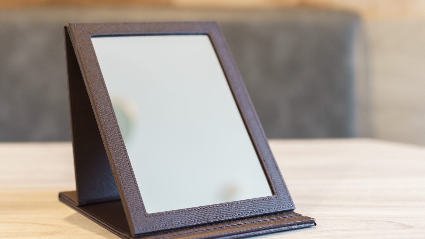 角度が調整できる手鏡