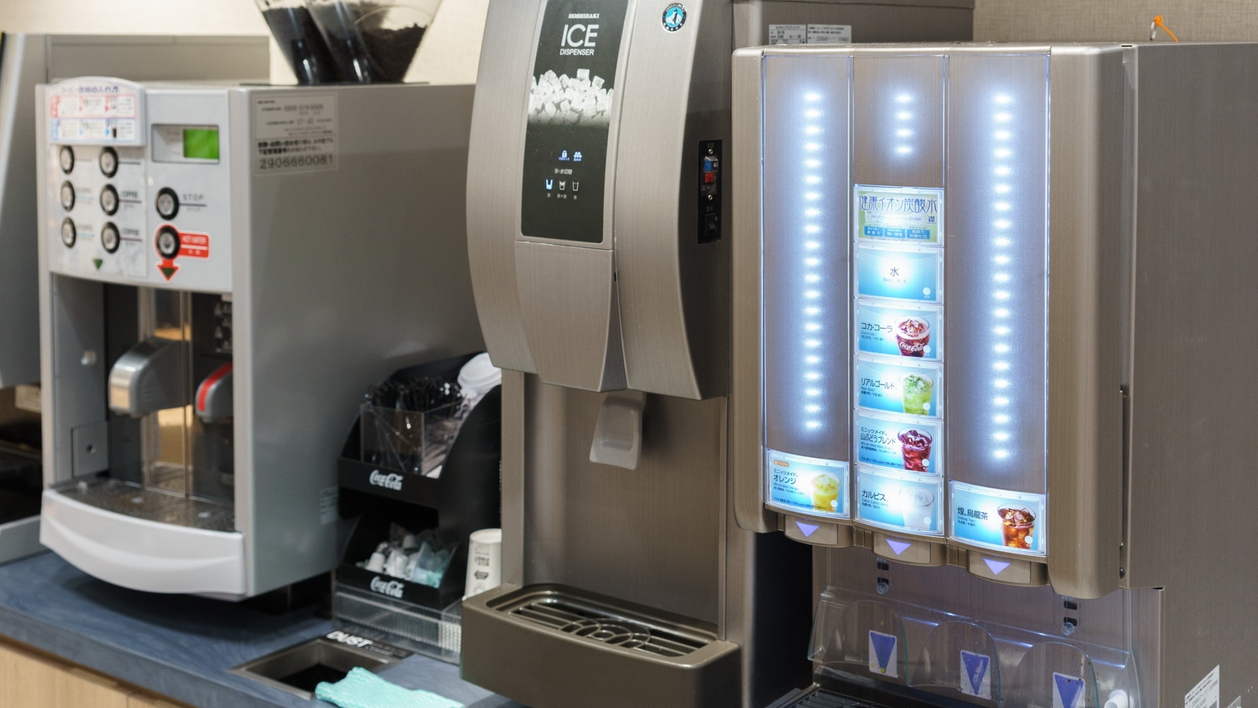 挽きたてコーヒーからジュースまで種類豊富なドリンクバー