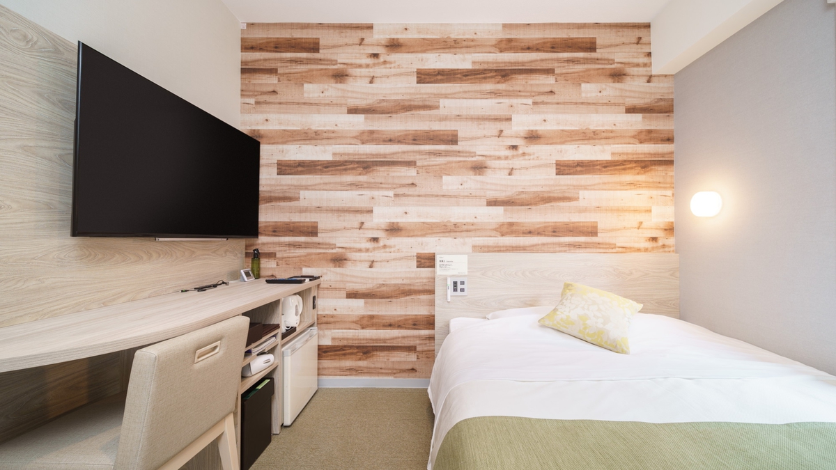 眠りを追及した150cm幅のワイドベッドと適度な硬さのマットでぐっすり