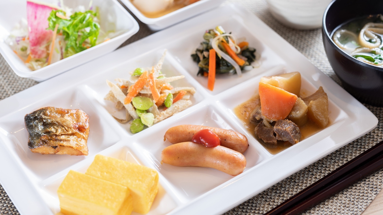 盛りだくさんのおかずで大満足