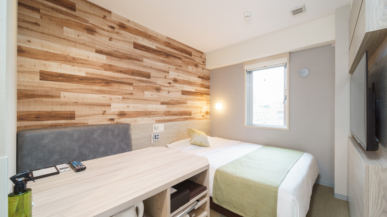 広々としたデスクで作業もしやすいです