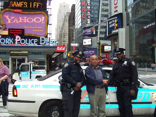 オーナー紹介２ニューヨークの警察官と日米友好親善してきました