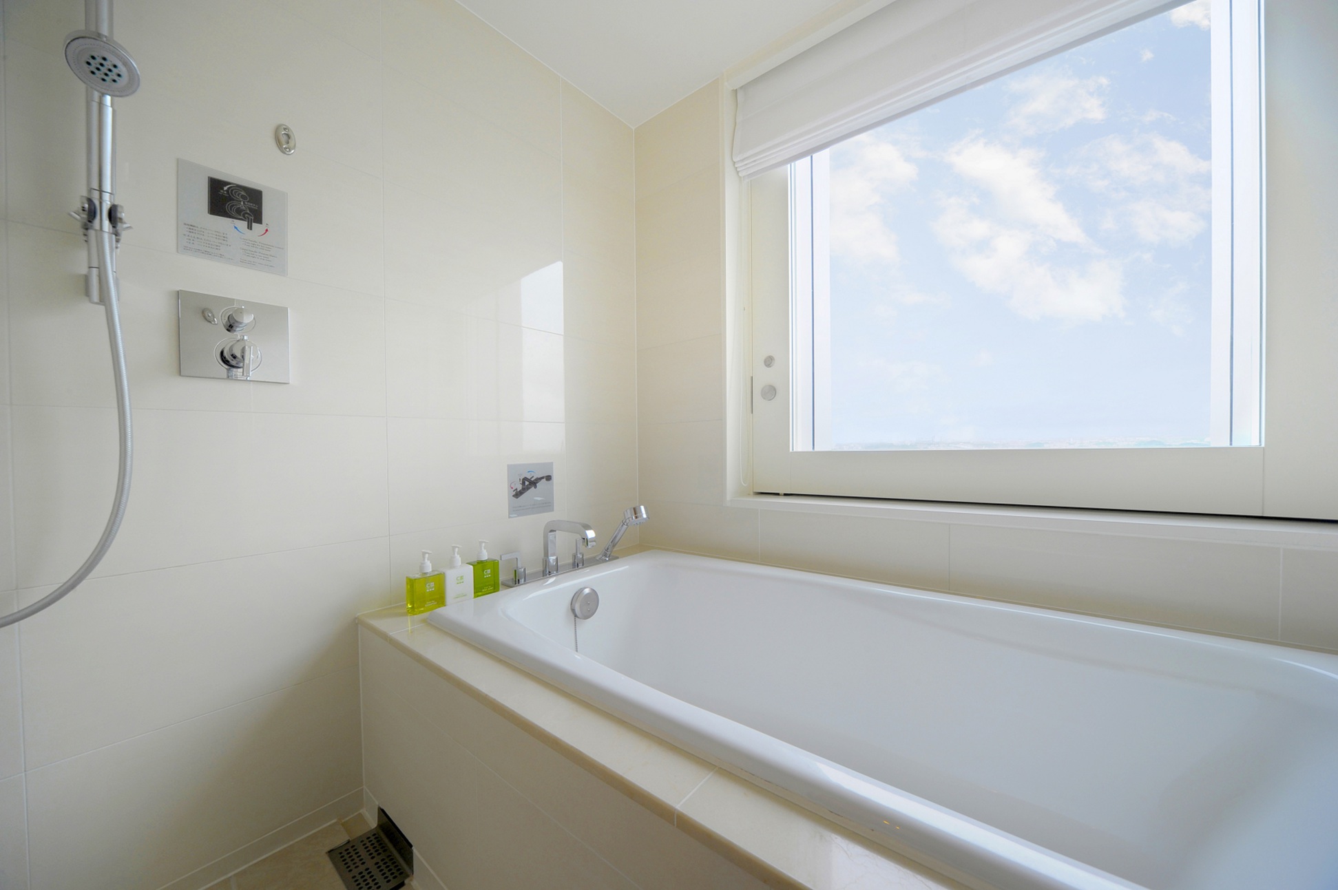 エグゼクティブルーム・ファミリールームバスルーム