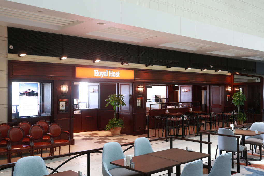 朝食レストラン会場（ロイヤルホスト）