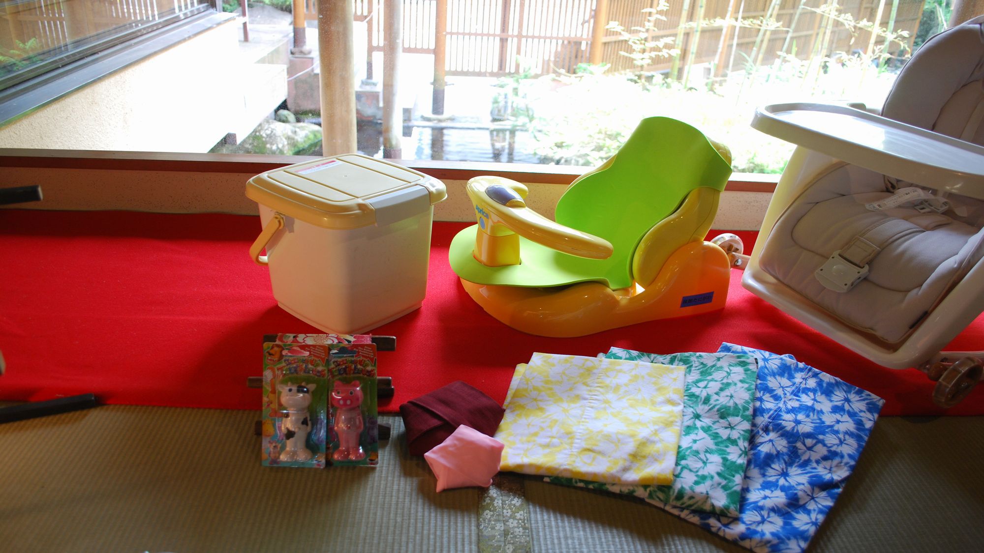 小さなお子さまも安心ベビーバスチェア、オムツ入れなどお子様アイテムも充実♪