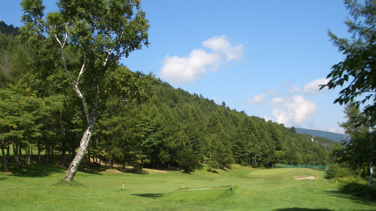 *「奥志賀ゴルフ」では高原の風を感じながらプレーをお楽しみいただけます。