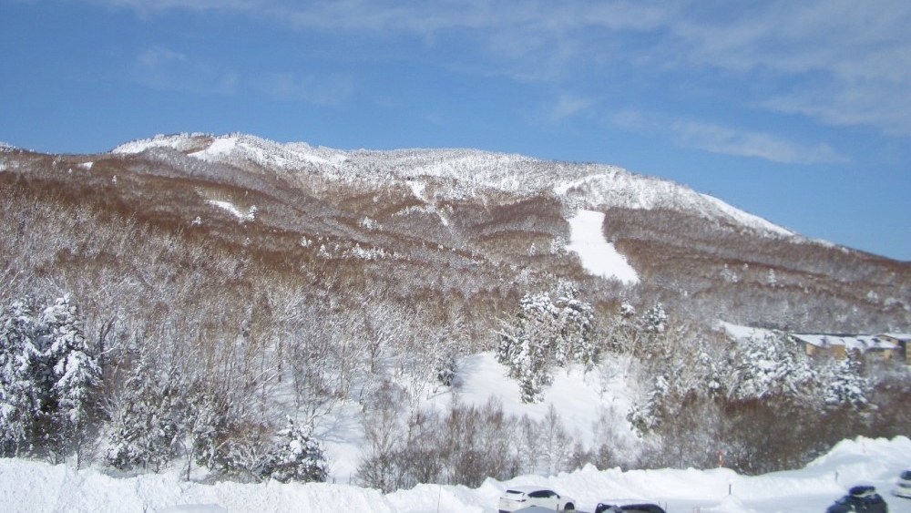 *焼額山スキー場/当館目の前の一の瀬ダイヤモンドスキー場より、林間コースで接続しています！