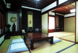 Idenoya Ryokan Idenoya Ryokan is perfectly located for both business and leisure guests in Saku. The property has everything you need for a comfortable stay. Service-minded staff will welcome and guide you at Idenoy