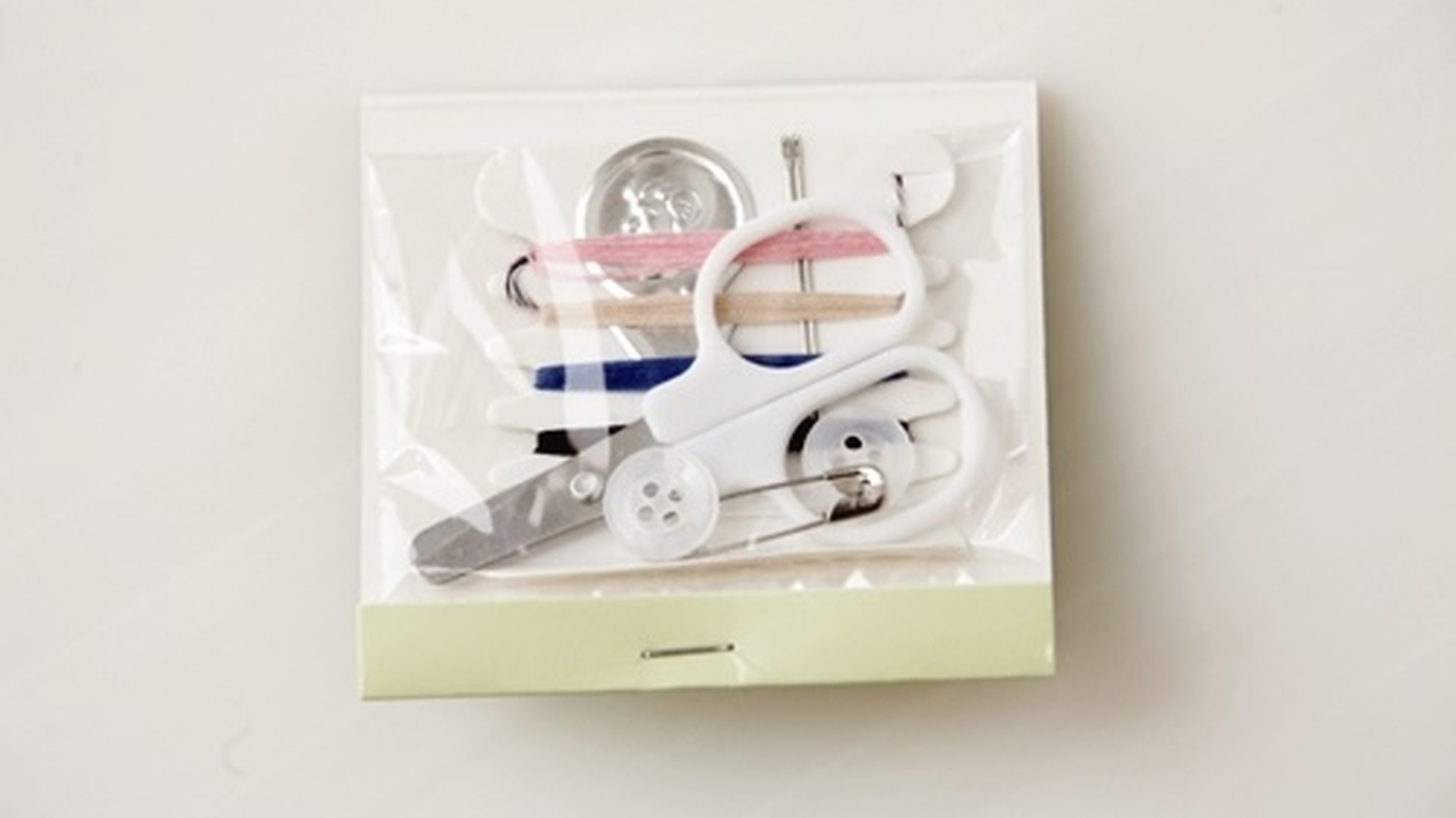 ソーイングセットフロント貸出品。その他様々な物をご用意しておりますのでご入用の際はスタッフまで♪ 