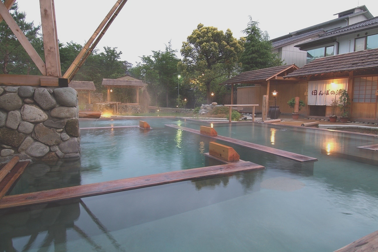 【混浴大露天風呂】田んぼの湯