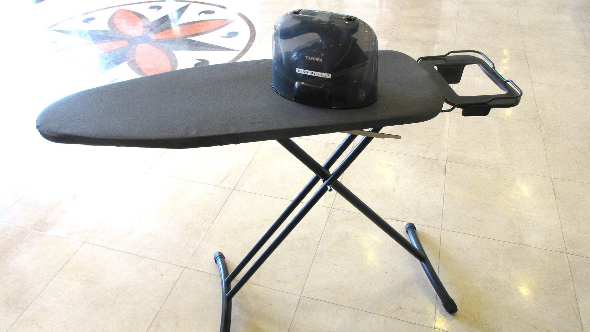 【ロビー】アイロン・スタンド