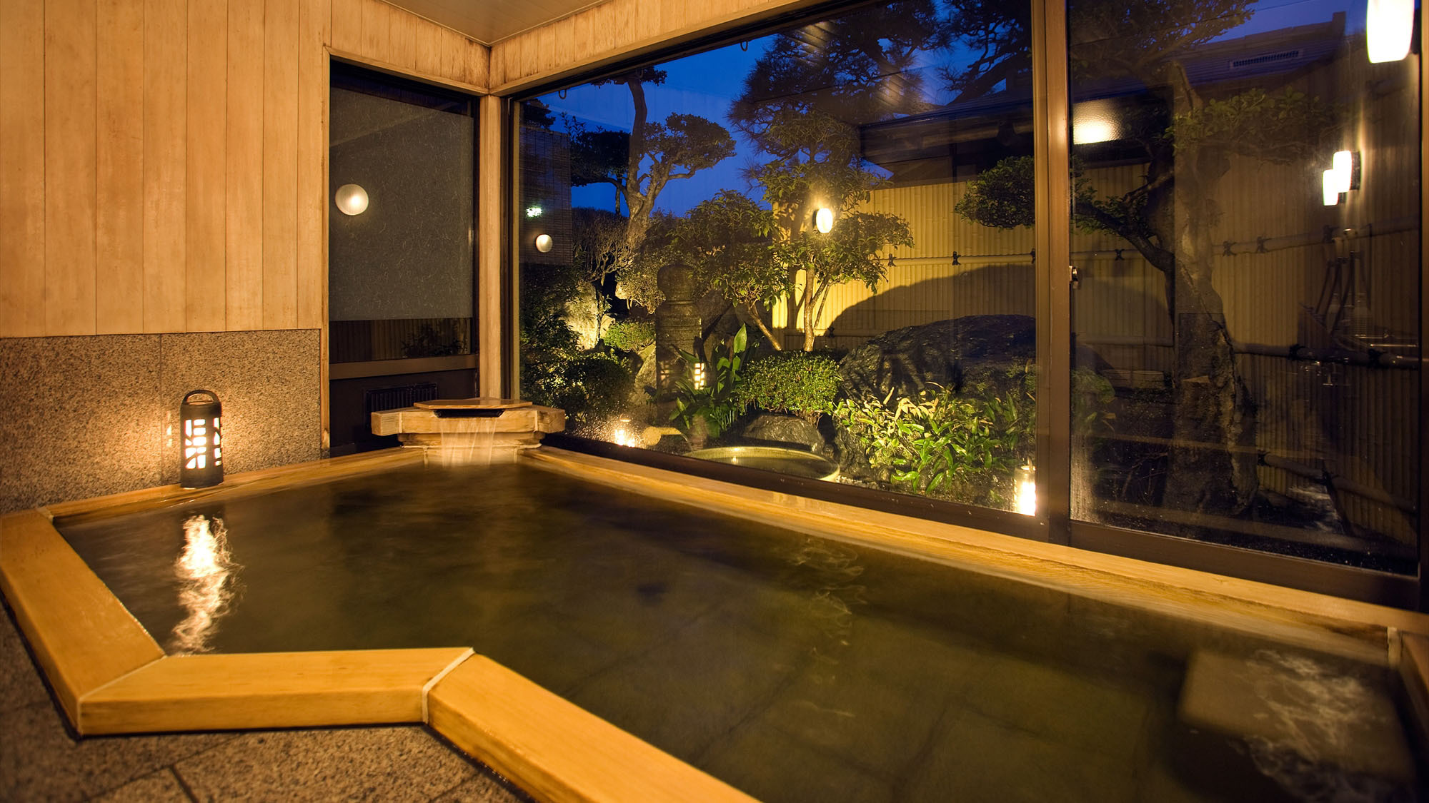Miyazu Onsen Charoku Annex Stop at Miyazu Onsen Charoku Annex to discover the wonders of Kyoto. The property offers a high standard of service and amenities to suit the individual needs of all travelers. All the necessary facil