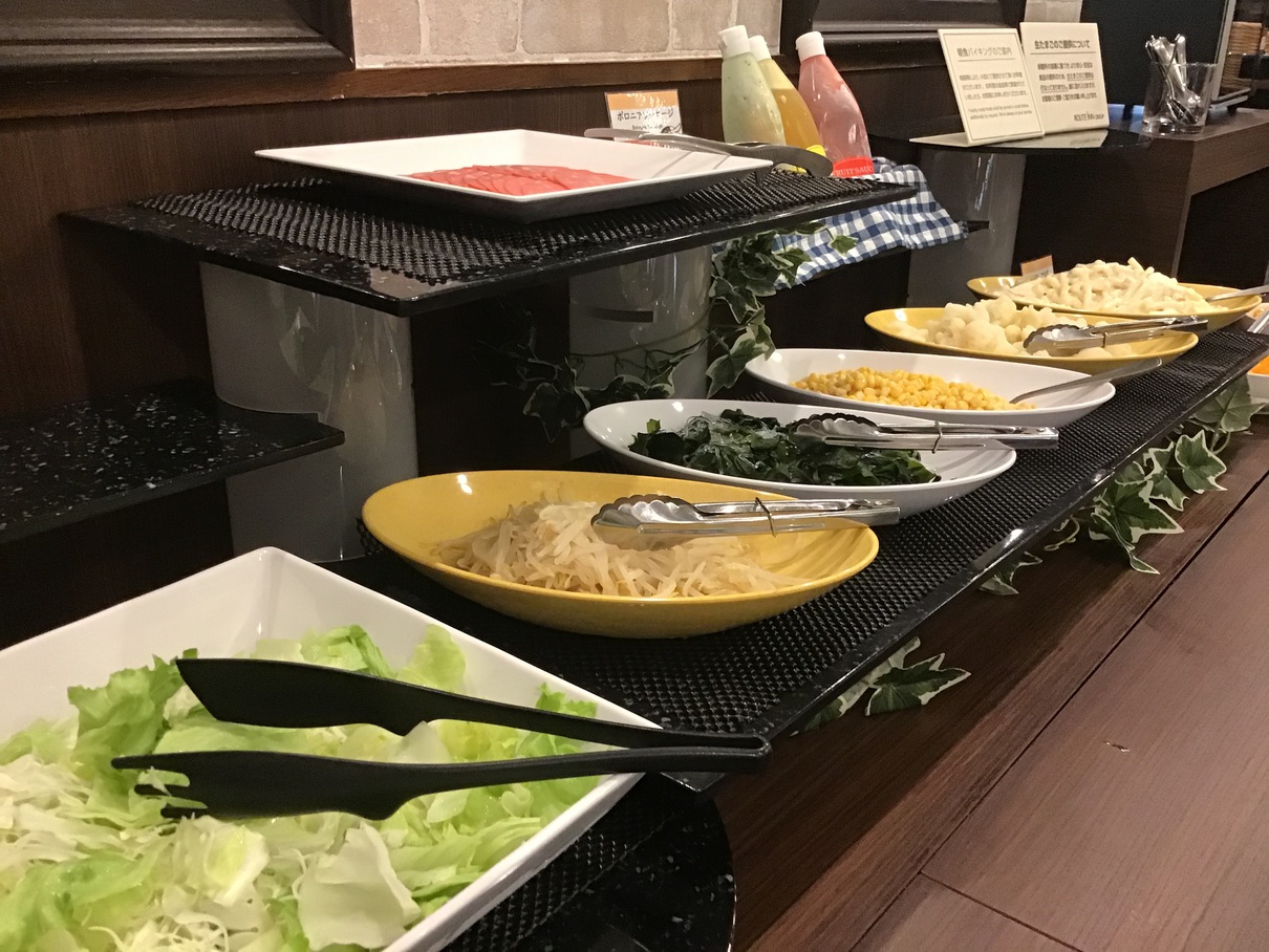 朝食〈サラダバイキング〉