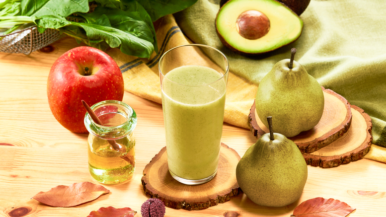 【洋ナシのグリーンスムージー】洋ナシの食感も楽しめる、朝から飲みやすいグリーンスムージーが新登場！