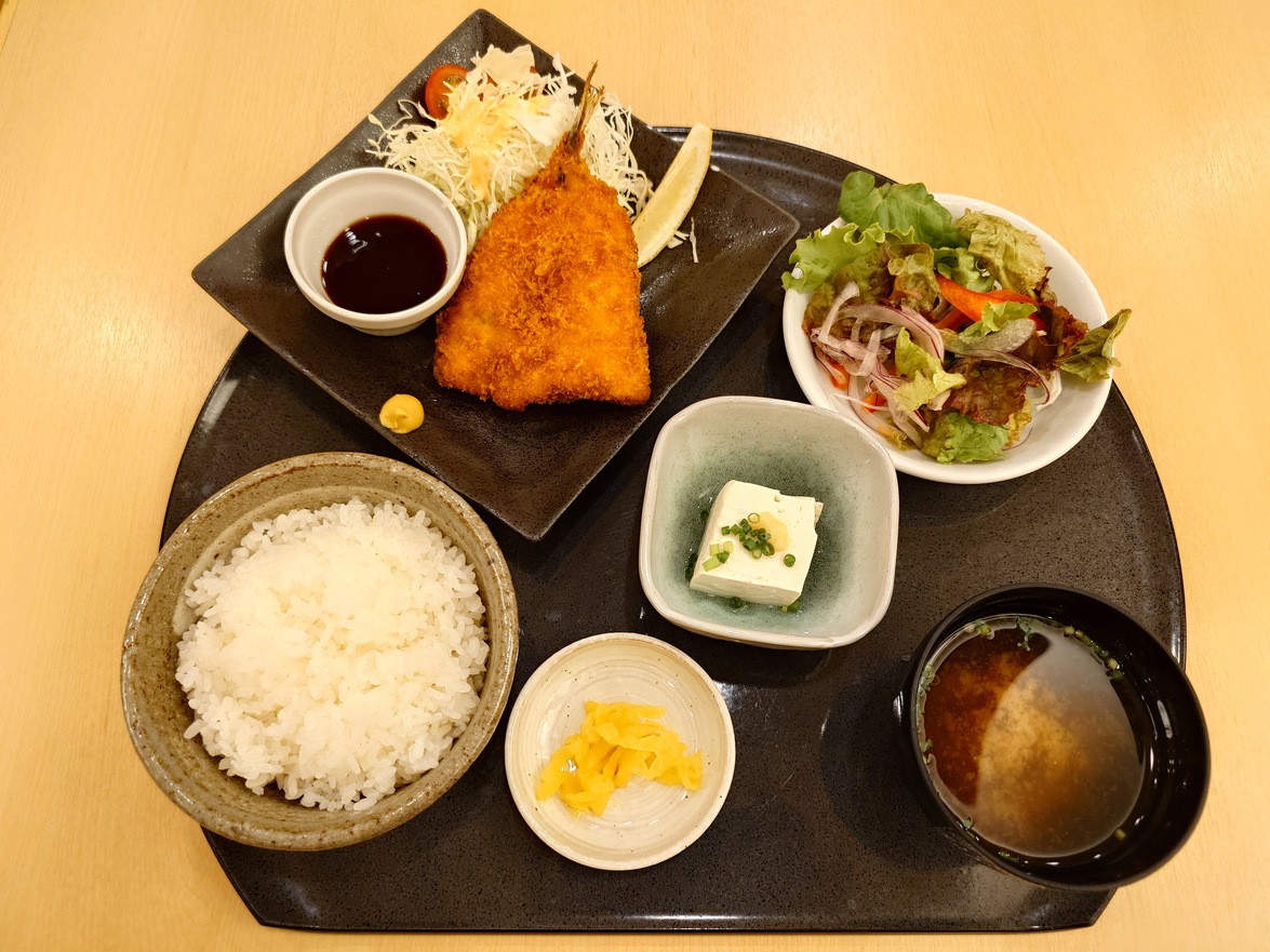 花々亭日替わり定食アジフライ定食