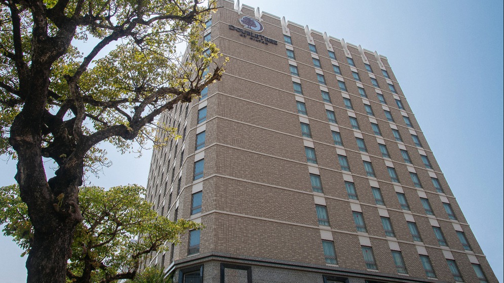 【ホテル外観】沖縄観光やビジネスの拠点に最適な好立地
