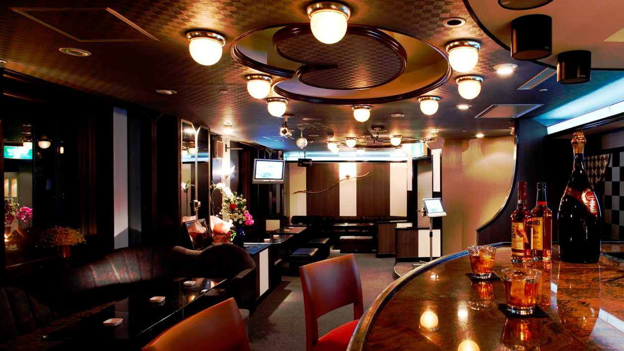 クラブはなみづき（営業時間：20：00〜24：00）