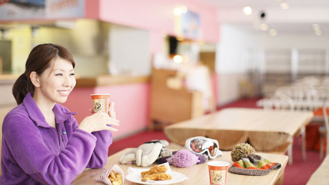 コーヒーで温まろ♪カフェ「レッドパイン」でひと休み！(網張温泉スキー場)