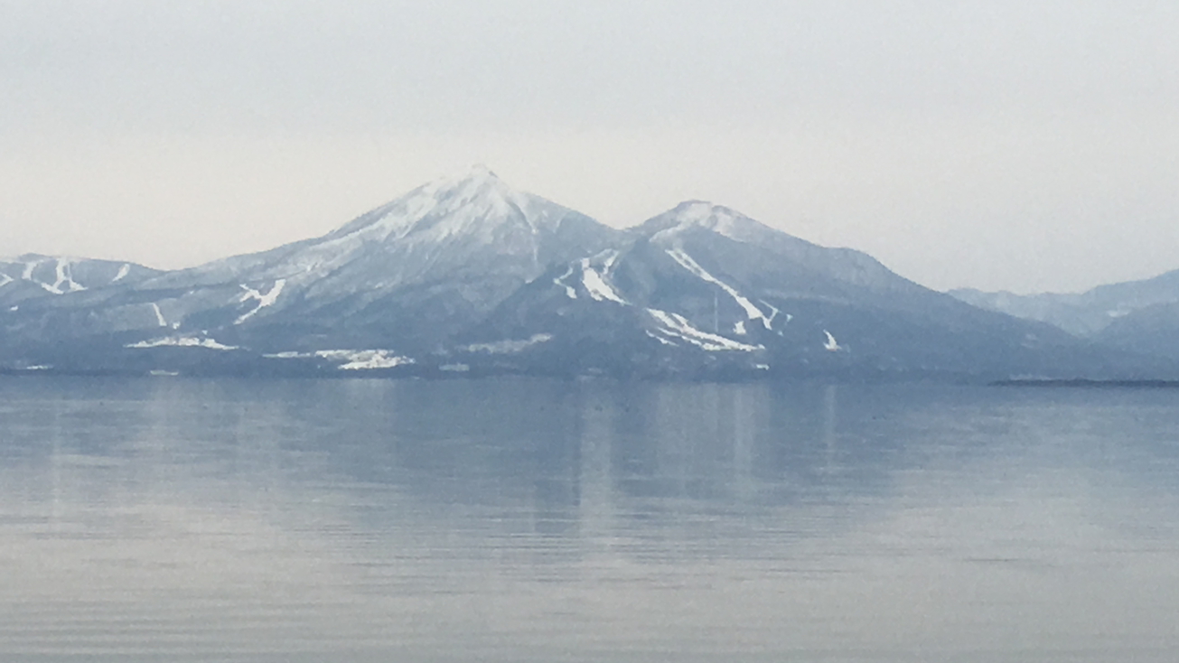 猪苗代湖と磐梯山
