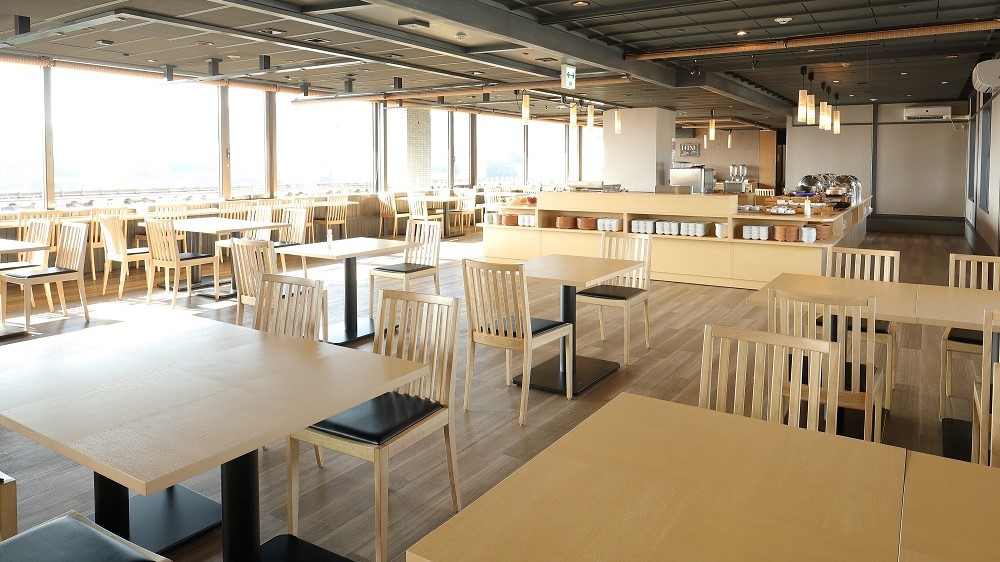 ＜六花−Rokka−＞朝の陽光に包まれた朝食レストラン6：30〜10：00