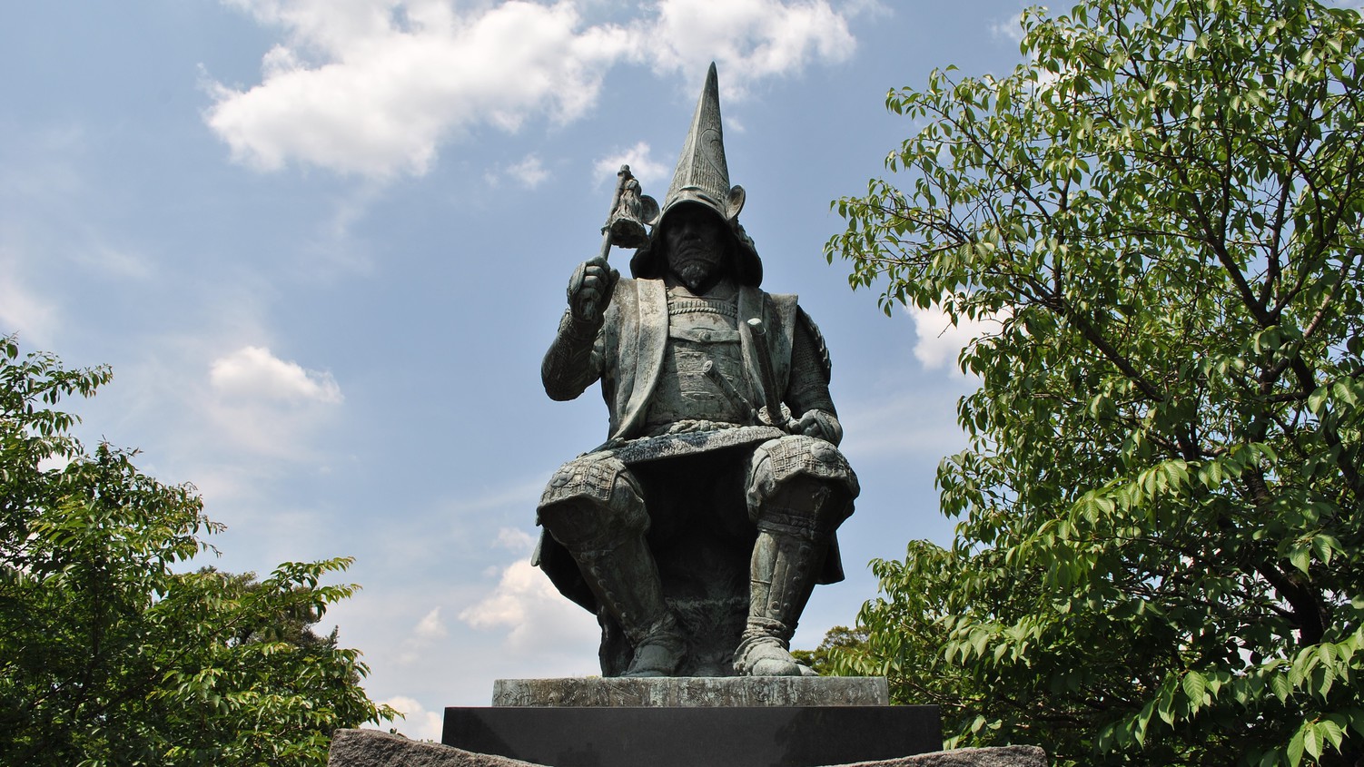 ＜加藤清正公像＞