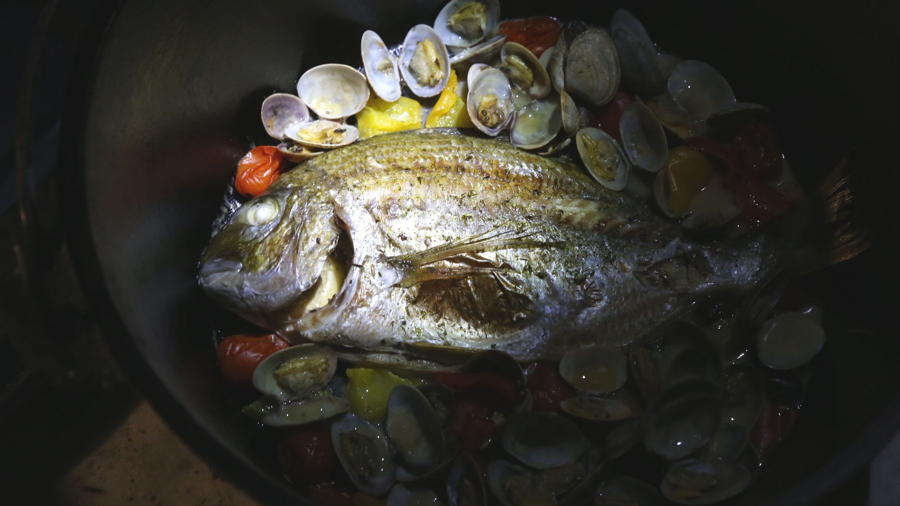 ダッチオーブン料理〜鯛のアクアパッツア