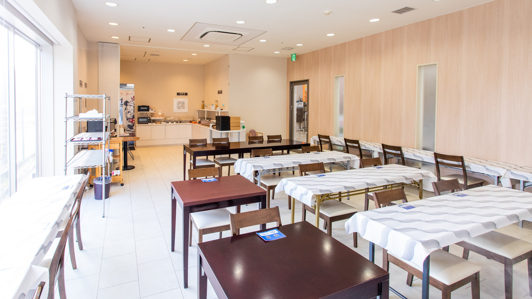 【朝食会場】