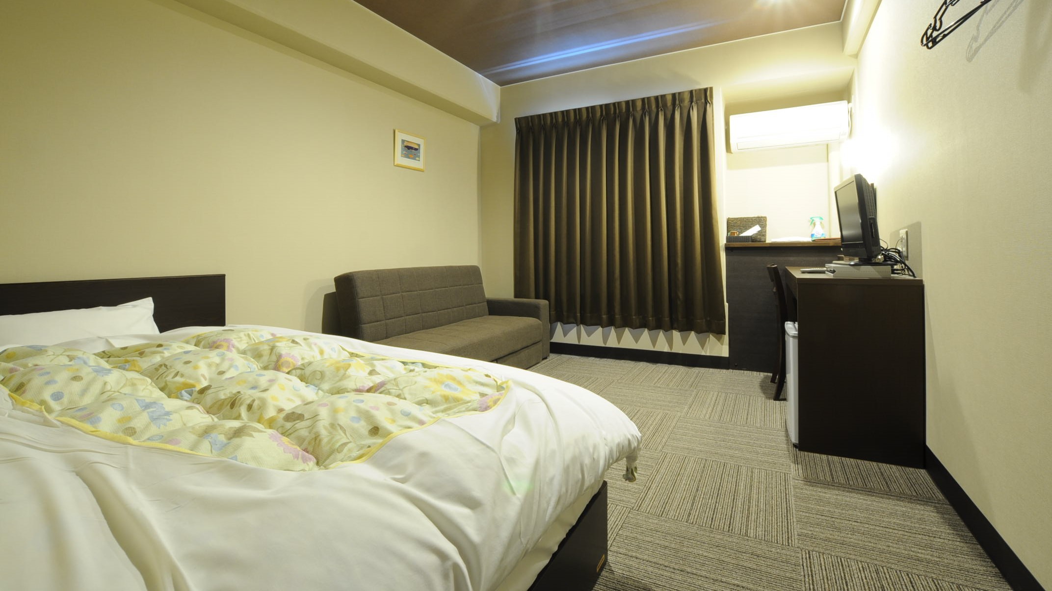 Business Inn Fukuyama Business Inn Fukuyama is conveniently located in the popular Fukuyama area. Both business travelers and tourists can enjoy the propertys facilities and services. Take advantage of the propertys free