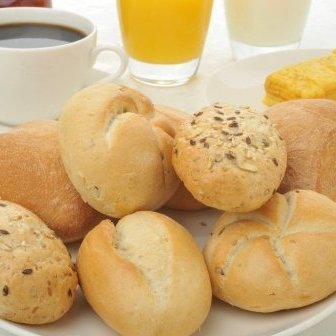 こだわりのパンはオープンでこんがりと♪