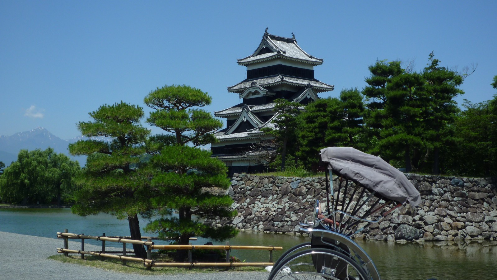 松本城（人力車）