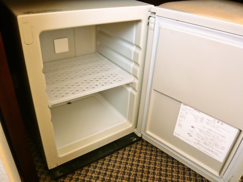 空の冷蔵庫をご用意