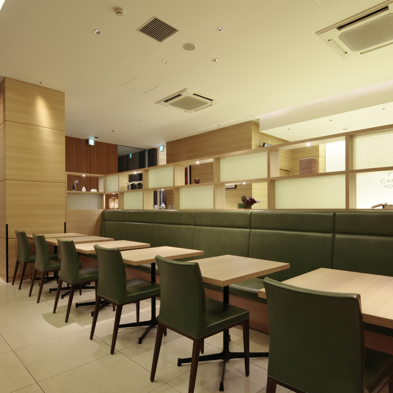 朝食会場