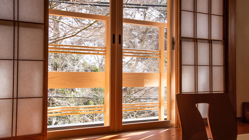 *【和室・もみじ】冬の部屋からの景観