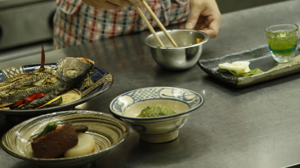 *(C)K.kitajima*【調理の様子】オーガニック食材と厳選された調味料を使用