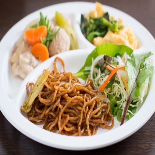 ＊焼き立てパン、ごはんなど毎日メニューが変わるバイキング朝食無料ご当地せんべい汁も勿論有＊