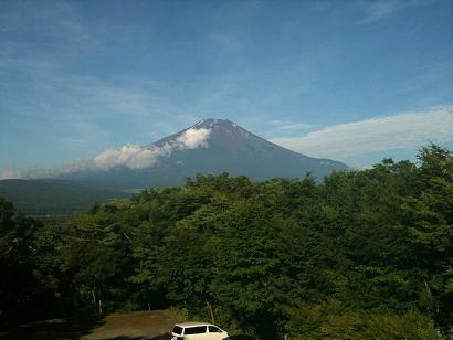 施設３Ｆ〜展望台からの初夏の富士山