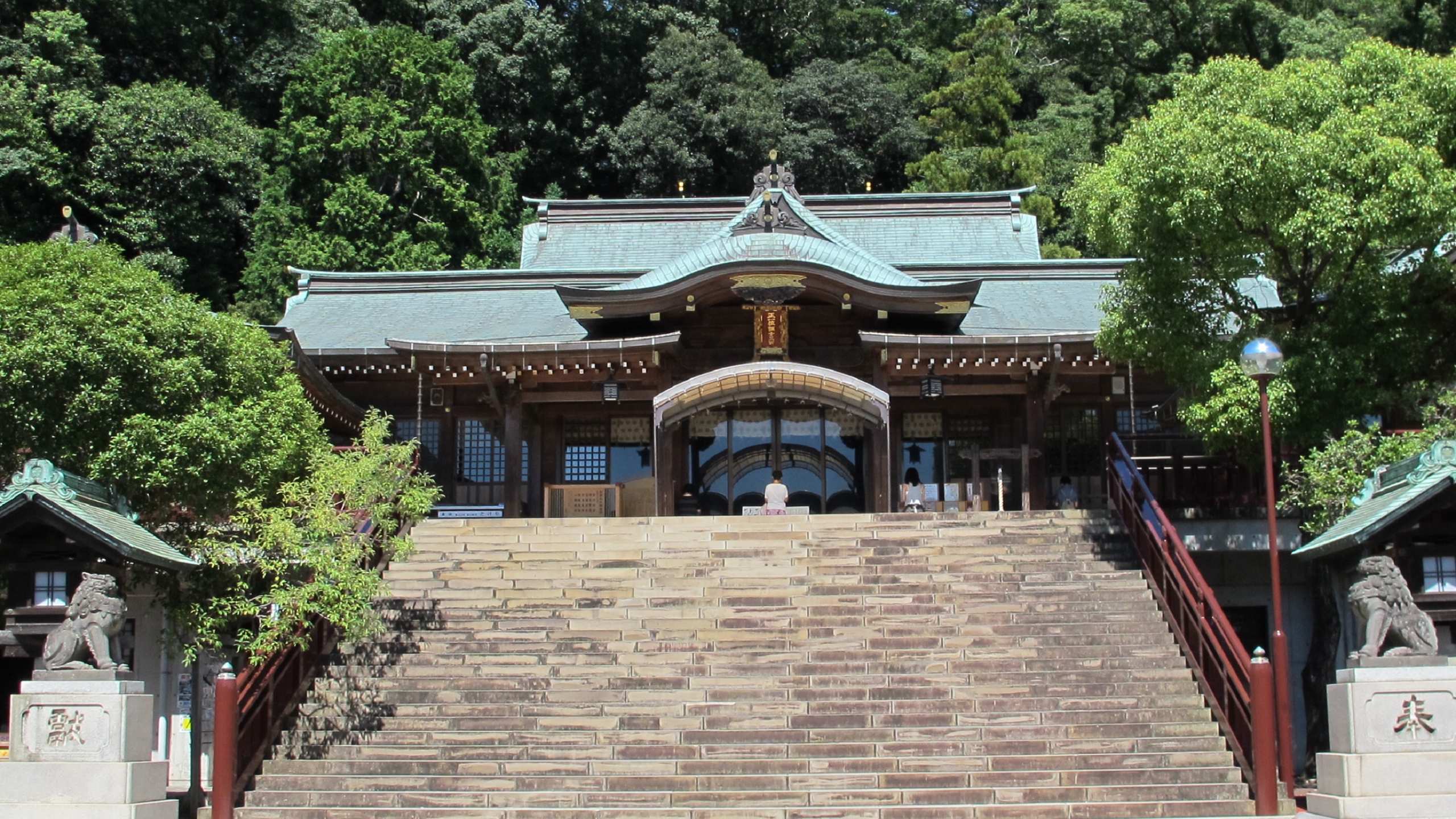 諏訪神社【画像提供：（一社）長崎県観光連盟】