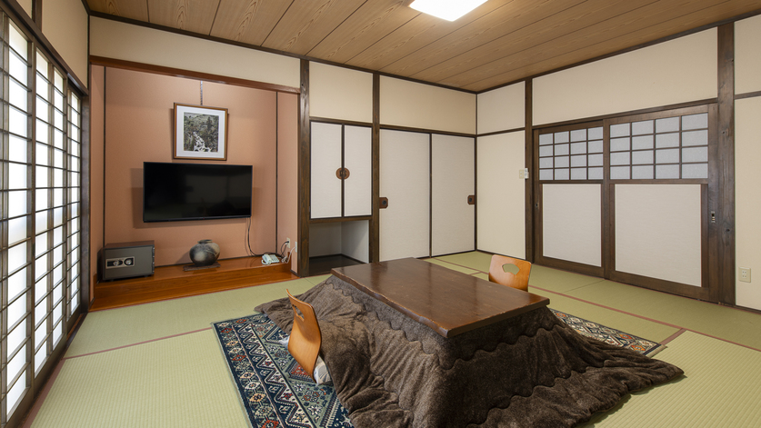 *【離れ 和室10畳】どこか懐かしい雰囲気を感じられるお部屋です。