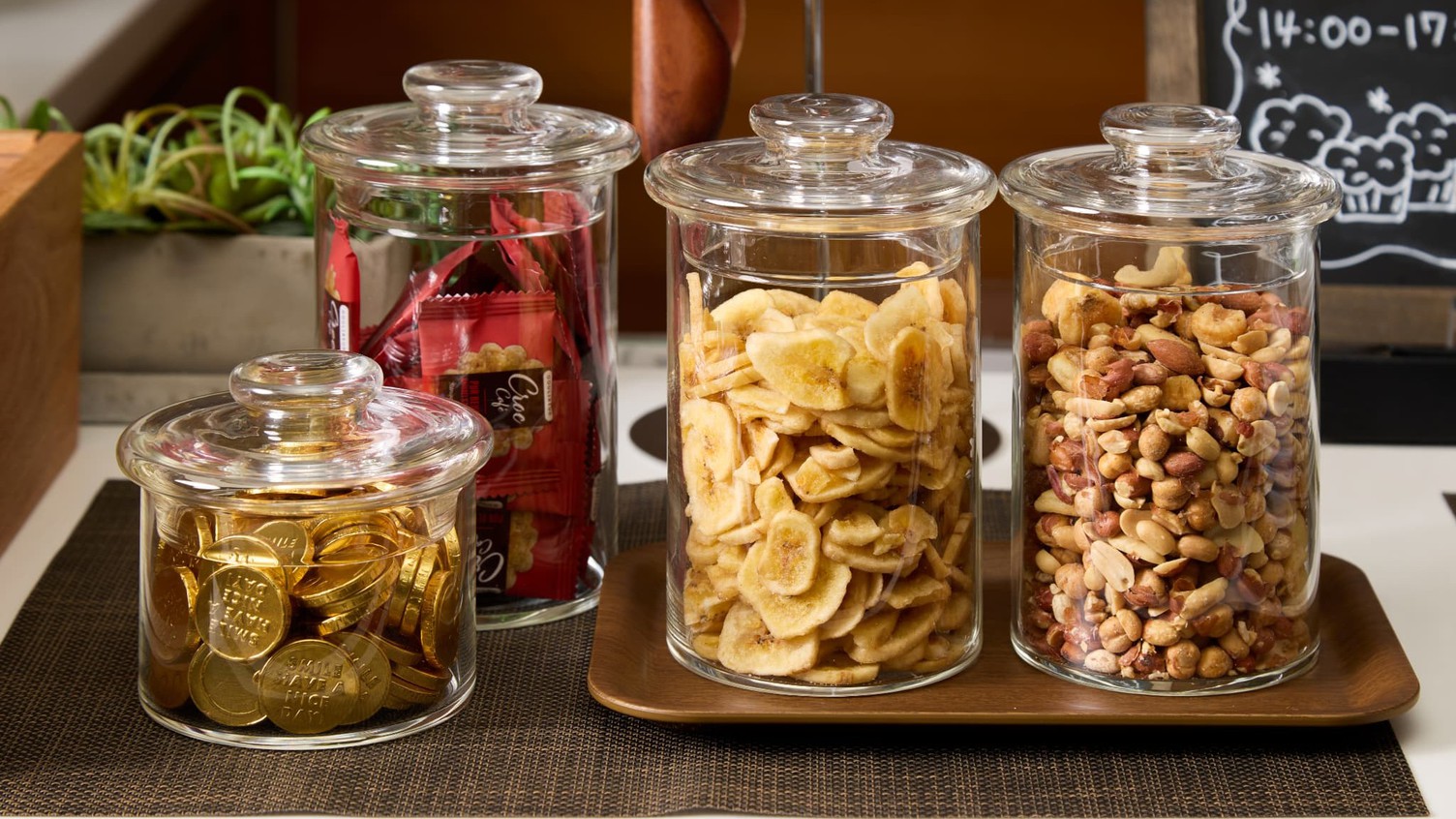 スナックを無料でお召し上がりいただけます（14：00〜22：00/種類は変更になる可能性があります）