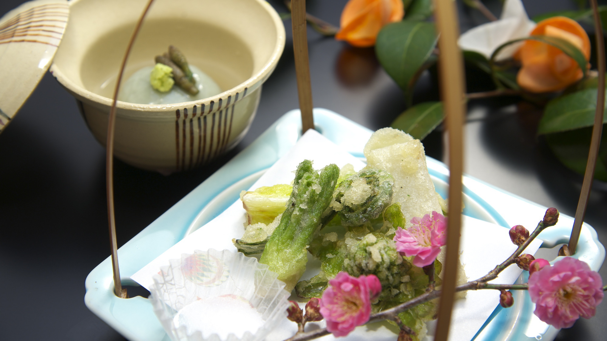 【山河会席料理一例】春の味覚「山菜」は天婦羅で味わう