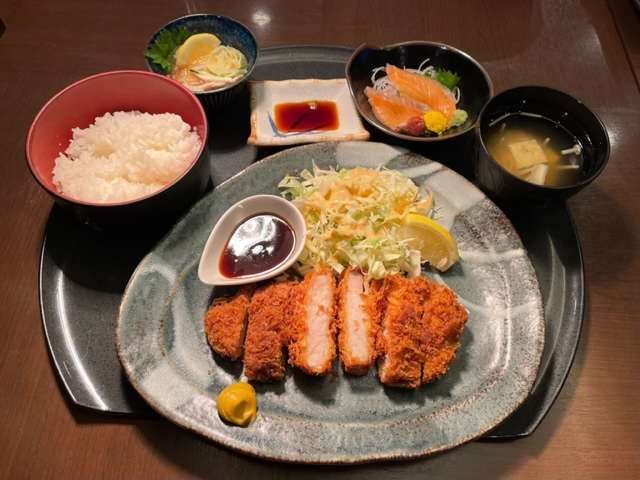 夕食レストラン＊とんかつ定食＊（お刺身＋小鉢付）